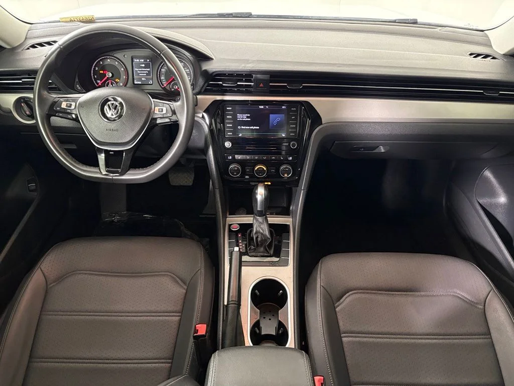 Used 2022  Volkswagen 2.0T SE image 30