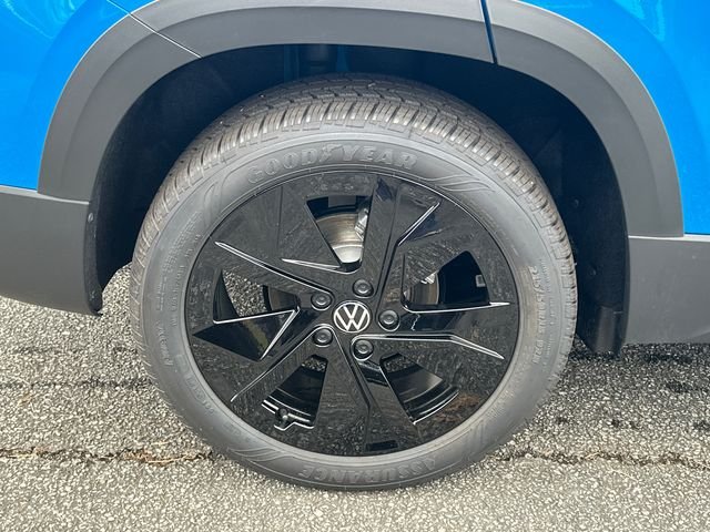 New 2026 Blue Volkswagen 1.5T SE Black image 17