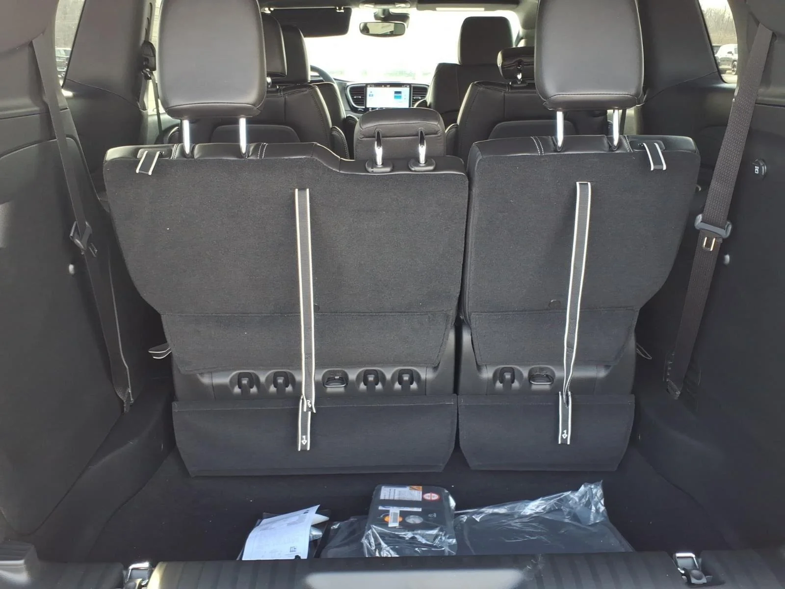2026 Chrysler Pacifica Select - Photo 23
