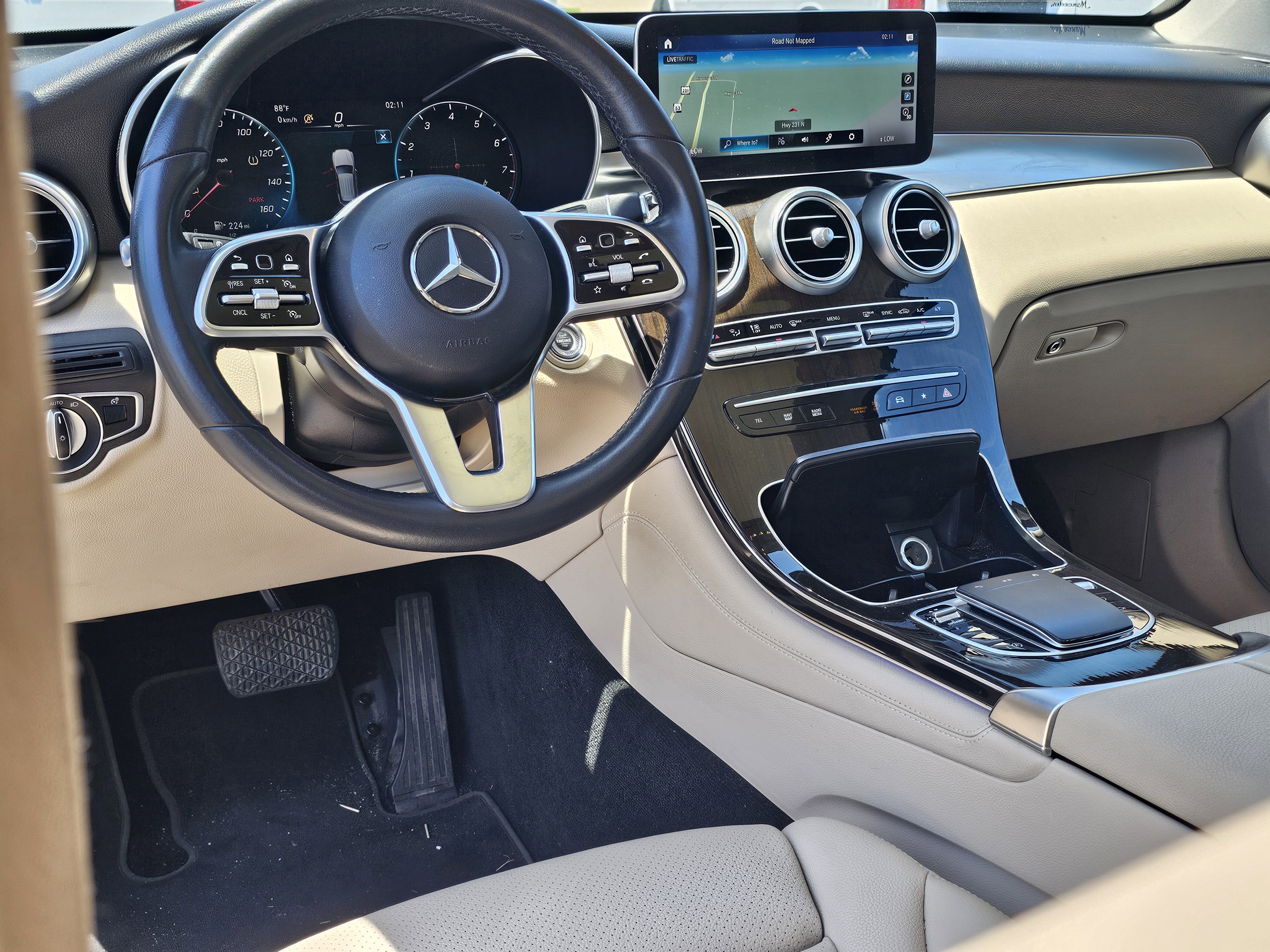 Used 2020 Mojave Silver Metallic Mercedes-Benz GLC 300 image 32