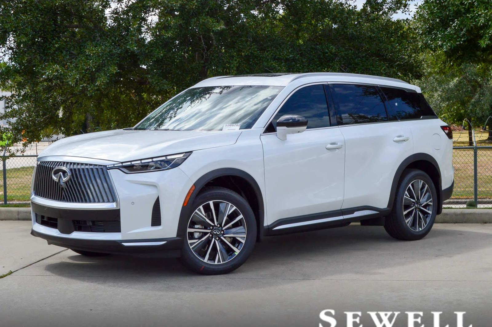 2026 INFINITI QX60 LUXE's photo