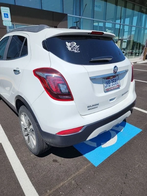 Used 2017 White Buick Preferred image 7