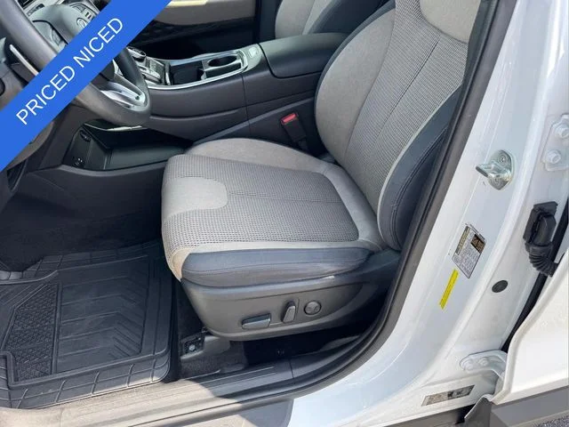 Used 2022 Gray Hyundai SEL image 6