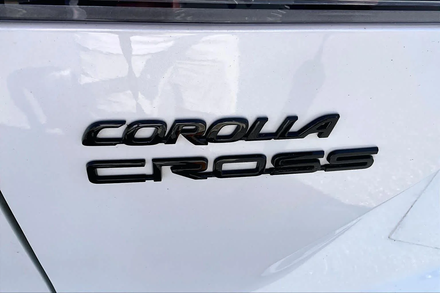 Used 2024 Wind Chill Pearl Toyota Hybrid SE image 9