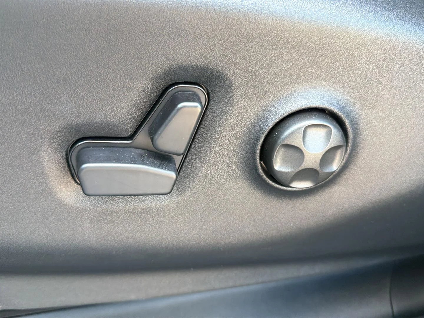 2026 Chrysler Pacifica Limited - Photo 11