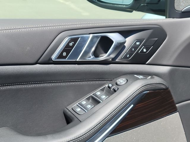Used 2026 Gray BMW xDrive40i image 16