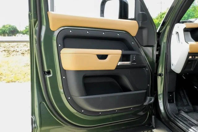 New 2026 Woolstone Green Metallic Land Rover S image 53