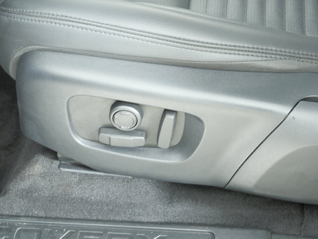 Used 2024 Gray Land Rover S image 39