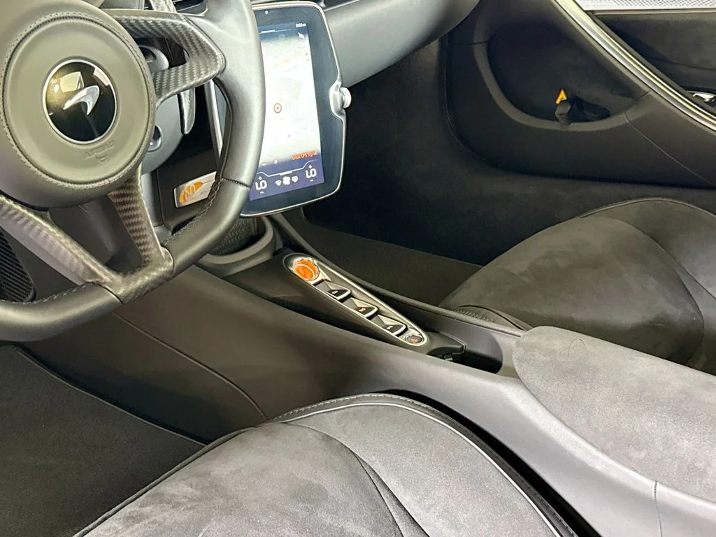 Used 2025 Volcano Yellow McLaren Performance image 14