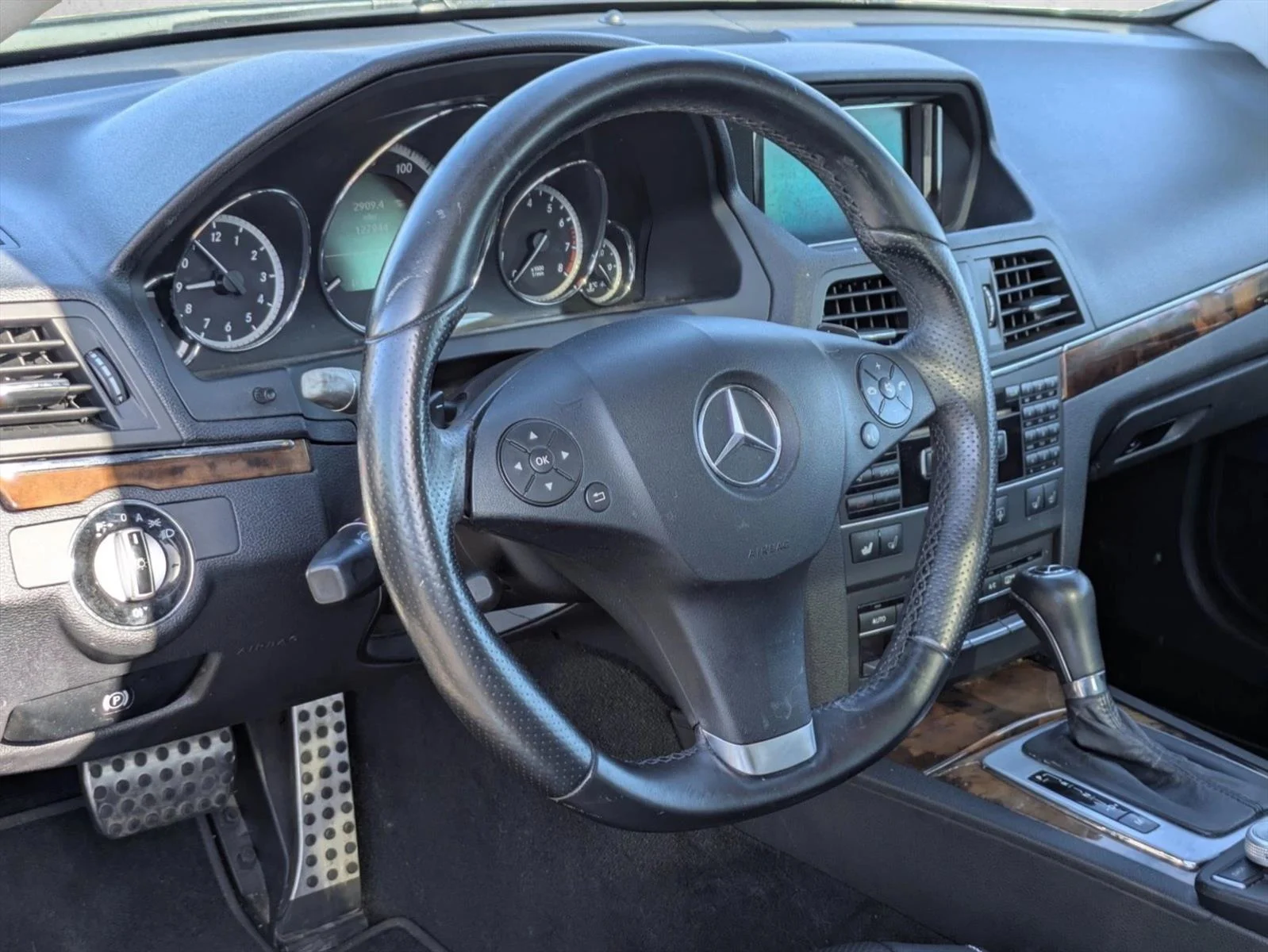 Used 2010 Steel Grey Metallic Mercedes-Benz E 550 image 9
