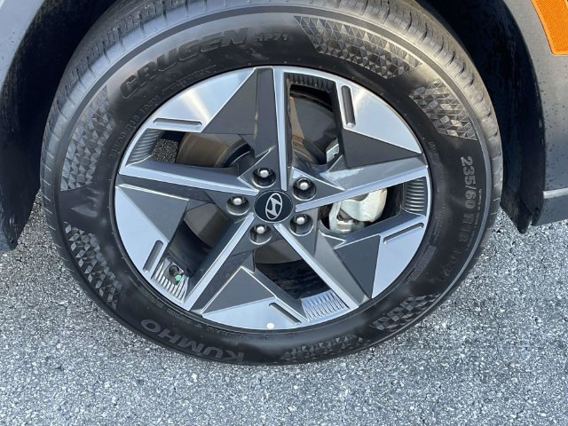 Certified Used 2025 Phantom Black Hyundai SEL image 8