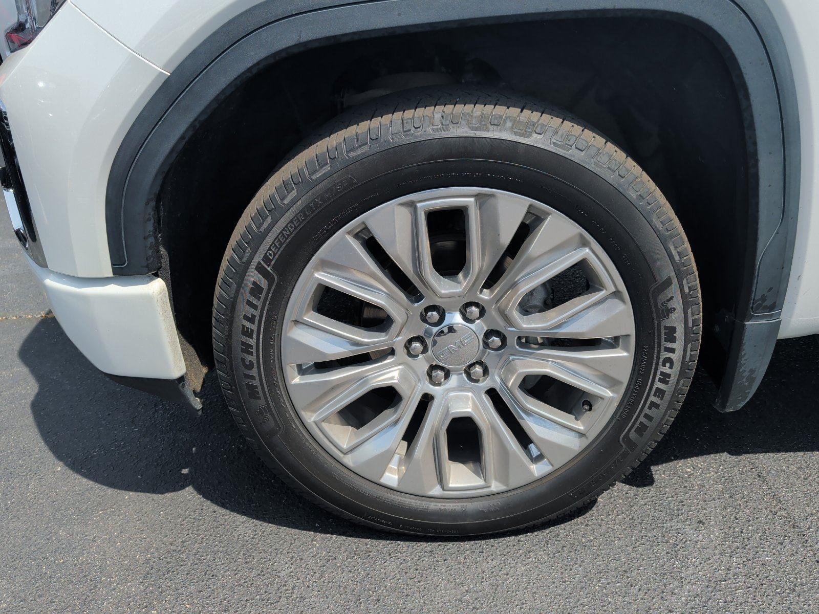 Used 2020 White Frost Tricoat GMC Denali image 10