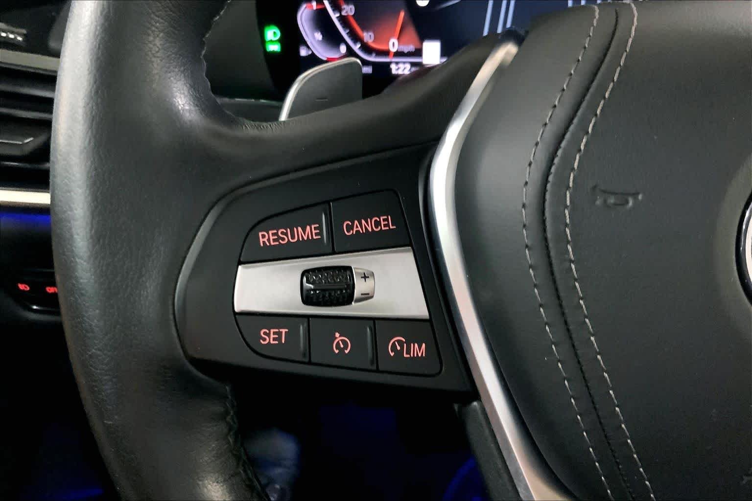 Used 2021 Black Sapphire Metallic BMW xDrive40i image 23