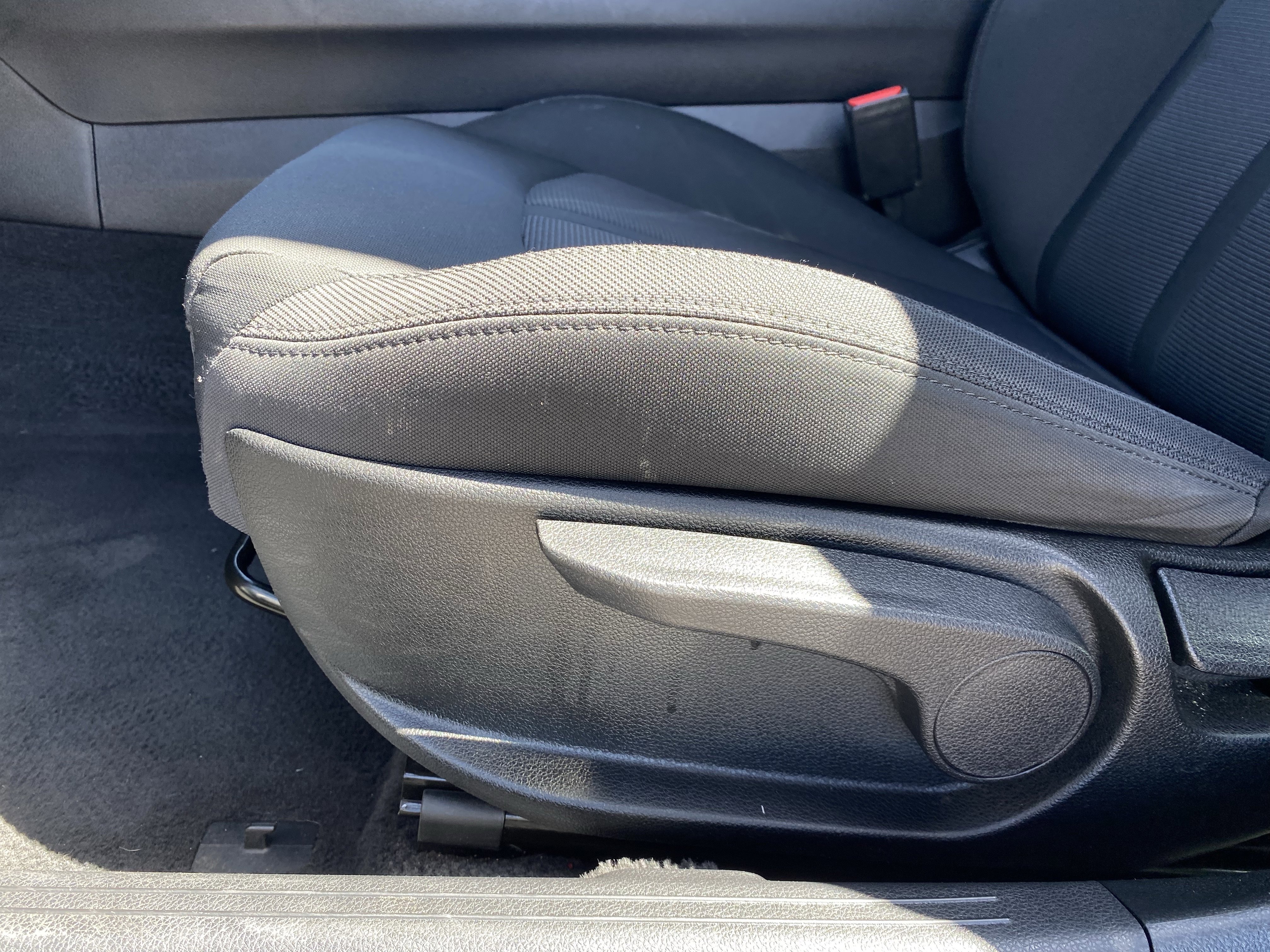Used 2023 Everlasting Silver Kia LXS image 20