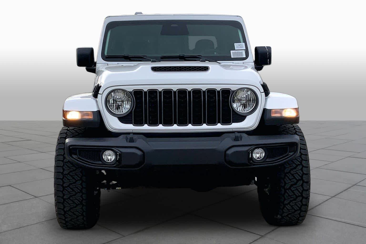 New 2026 Bright White Clear-Coat Exterior Paint Jeep Sport S image 3