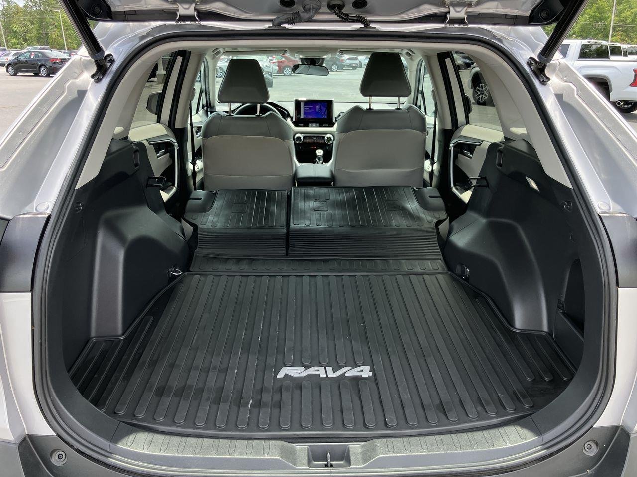 Used 2023 Silver (Silver Sky Metallic) Toyota XLE Premium AWD image 26