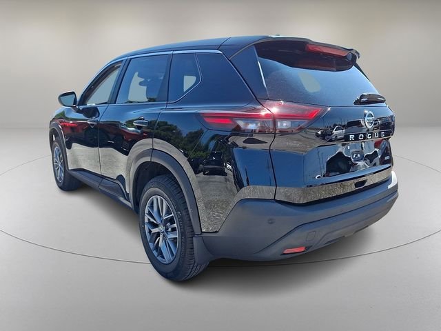 Used 2021 Black Nissan S image 7