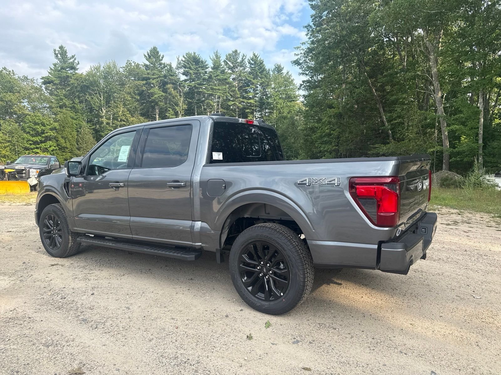 New 2026 Carbonized Gray Metallic Ford XLT image 3