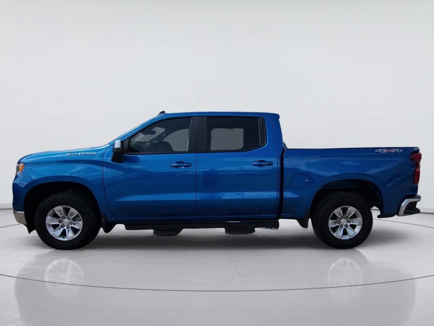 2022 Chevrolet Silverado 1500 LT - 4
