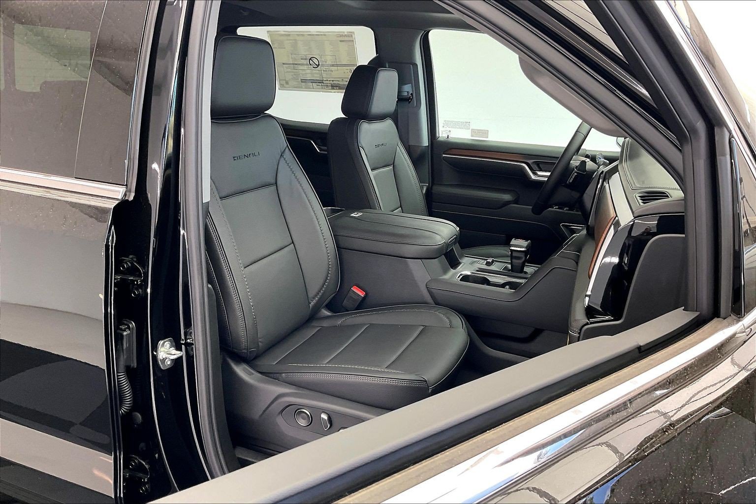 2026 GMC Sierra 1500 Denali - Photo 9
