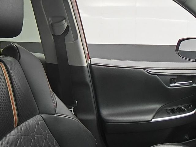 Used 2019 Red Toyota Adventure image 34