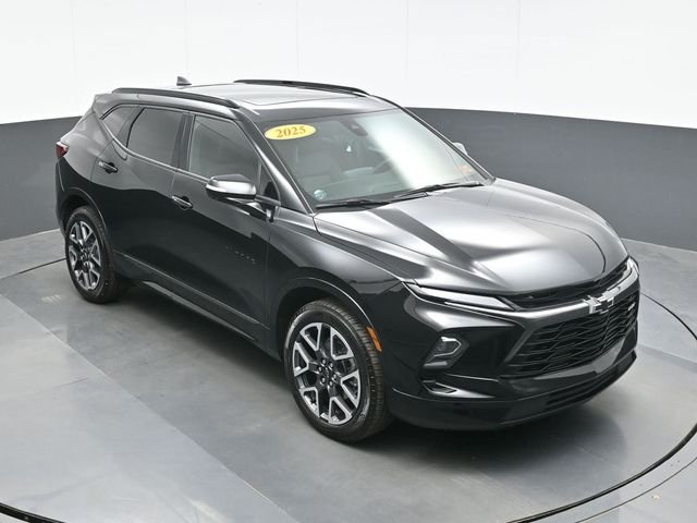 Used 2025 Black Chevrolet RS image 14