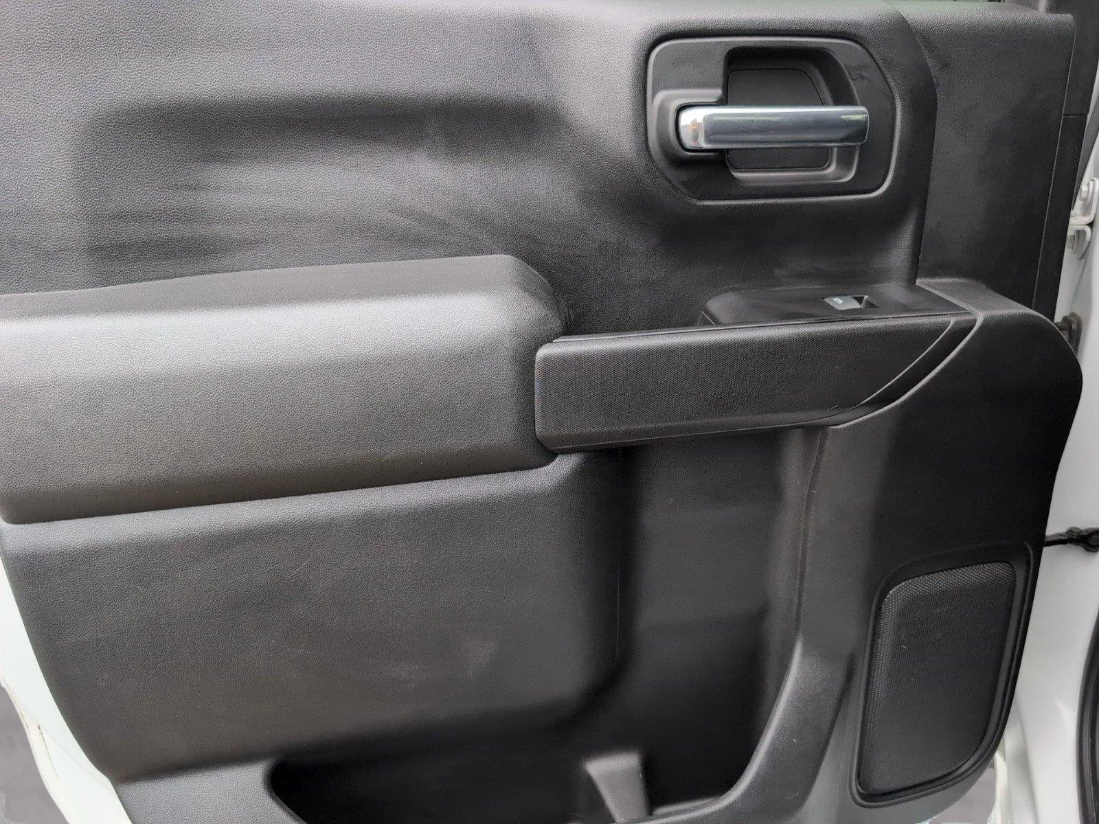 Used 2019 SUMMIT WHITE Chevrolet LT image 32