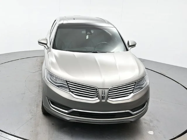 Used 2016 Luxe Metallic Lincoln Reserve image 35
