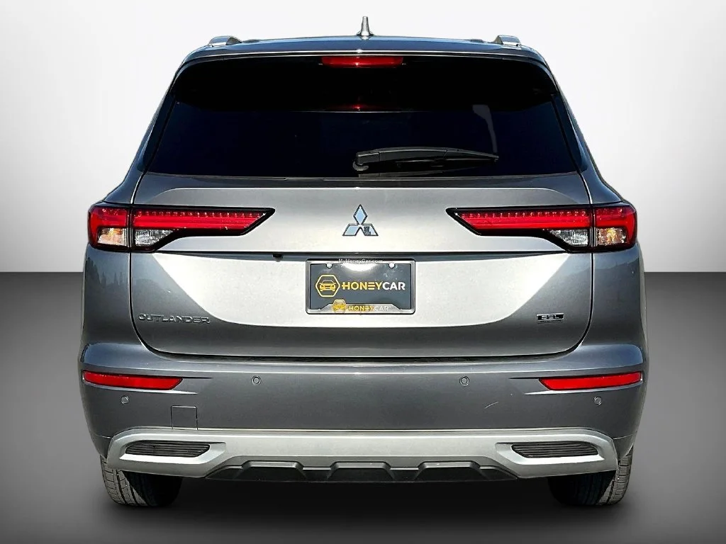 Used 2022 Alloy Silver Metallic Mitsubishi SEL image 5