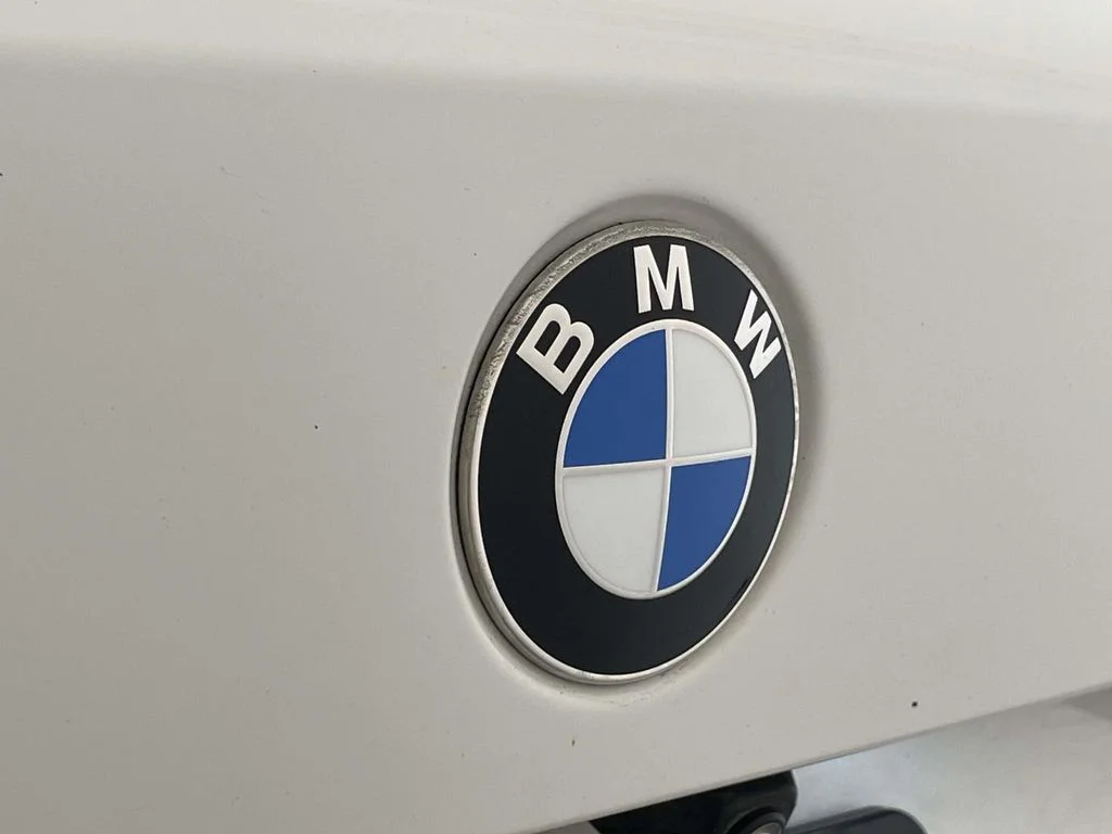 Used 2020 White BMW xDrive40i image 11