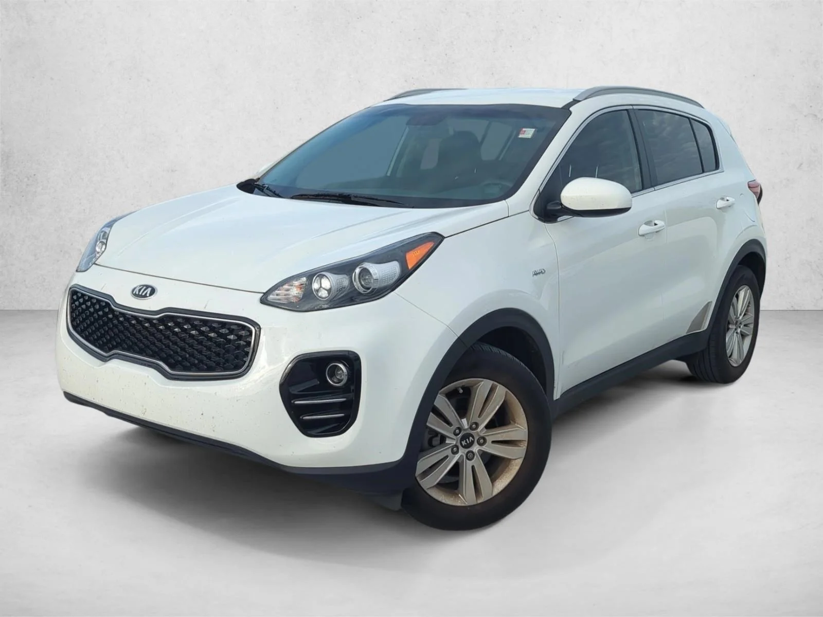Used 2017 Clear White Kia LX image 1