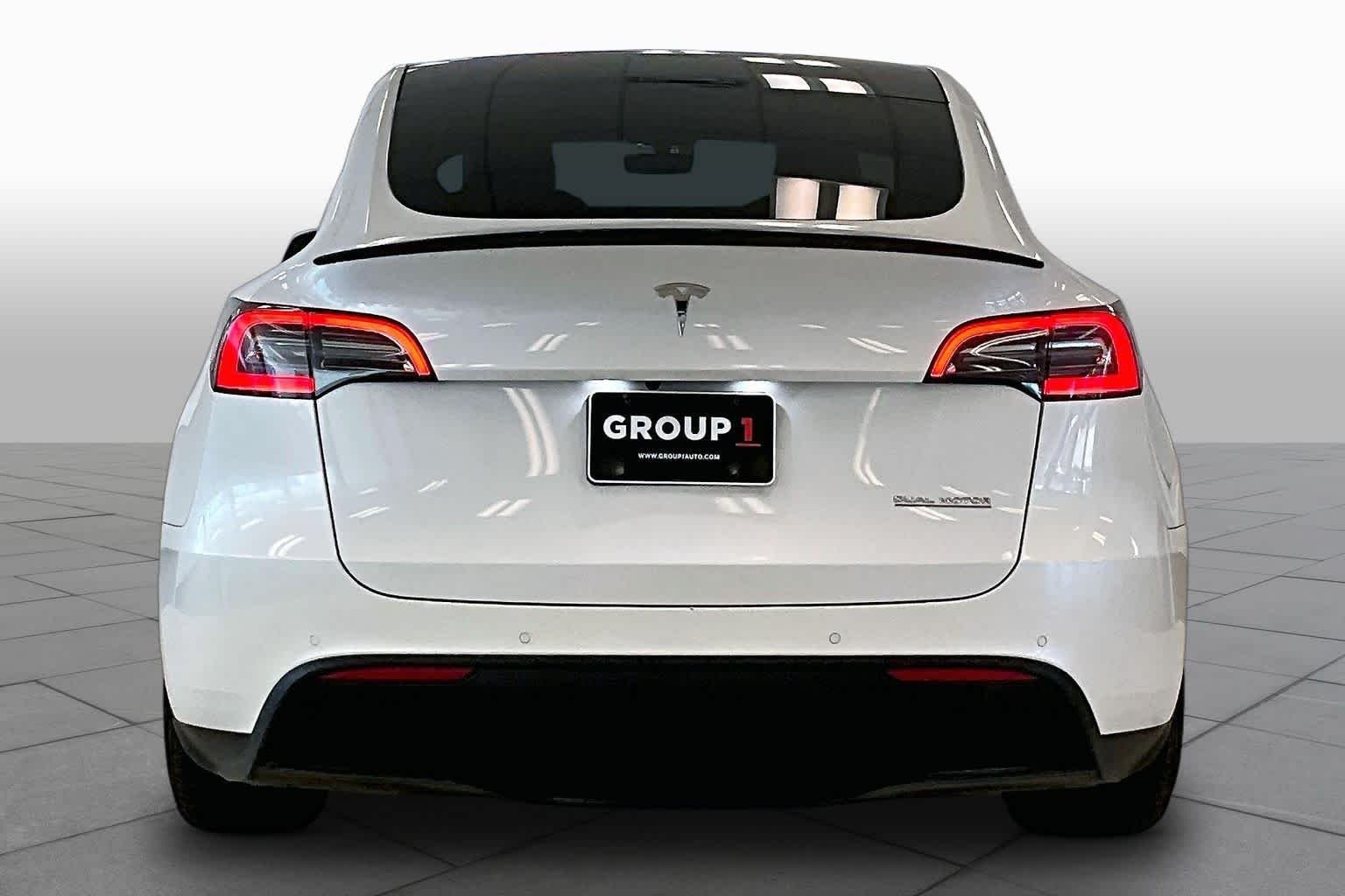 Used 2022 Pearl White Multi-Coat Tesla Performance image 4