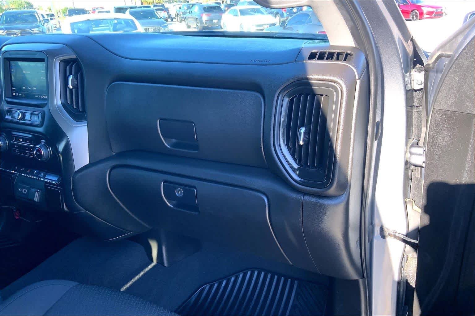 Used 2022 Satin Steel Metallic Chevrolet Custom image 17