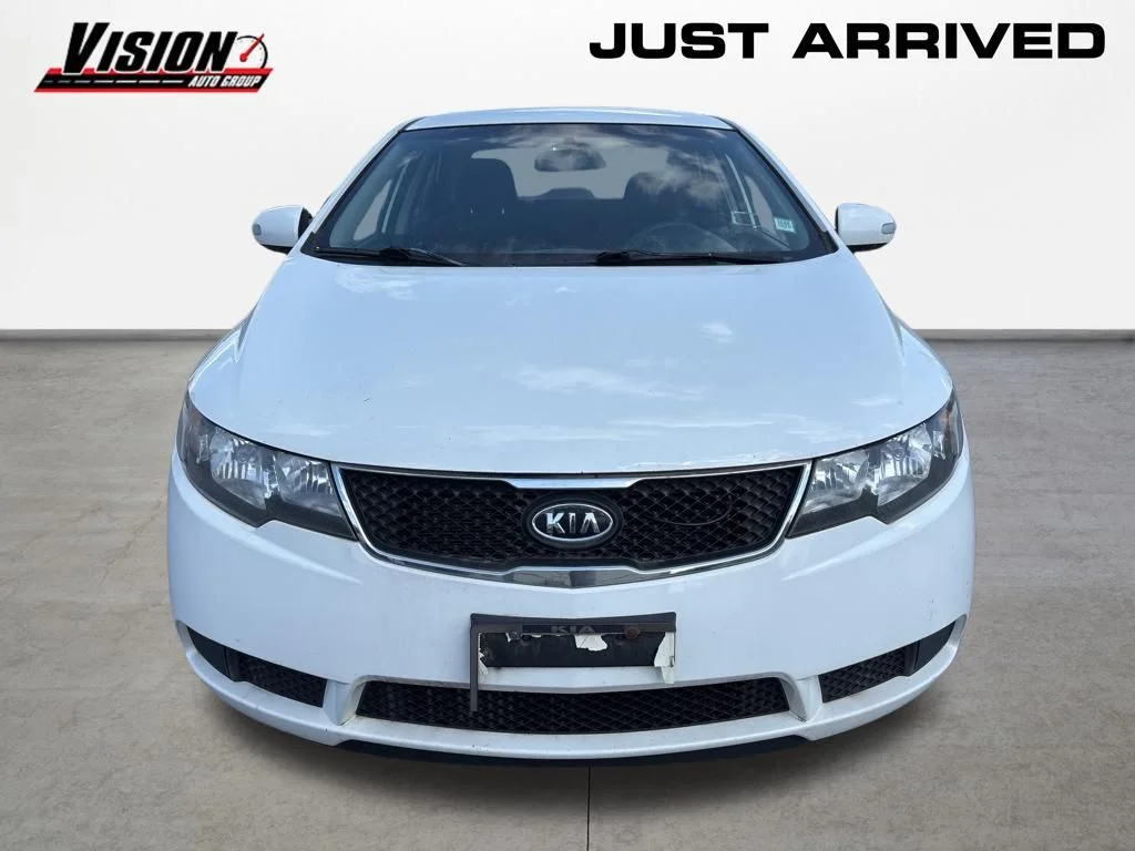 Used 2010 White Kia EX image 8