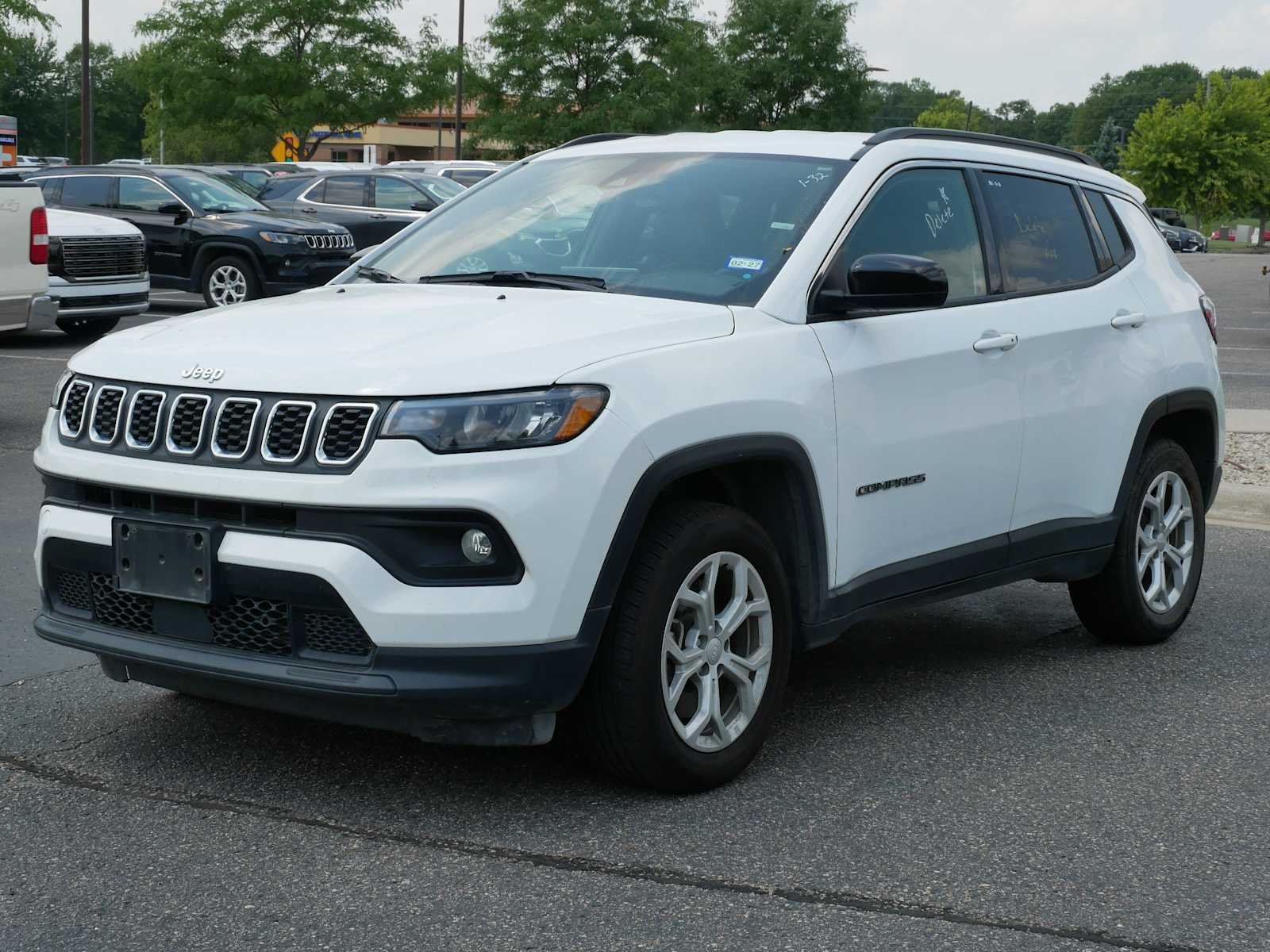 Used 2024 Jeep Compass Latitude with VIN 3C4NJDBN2RT122619 for sale in Mankato, Minnesota