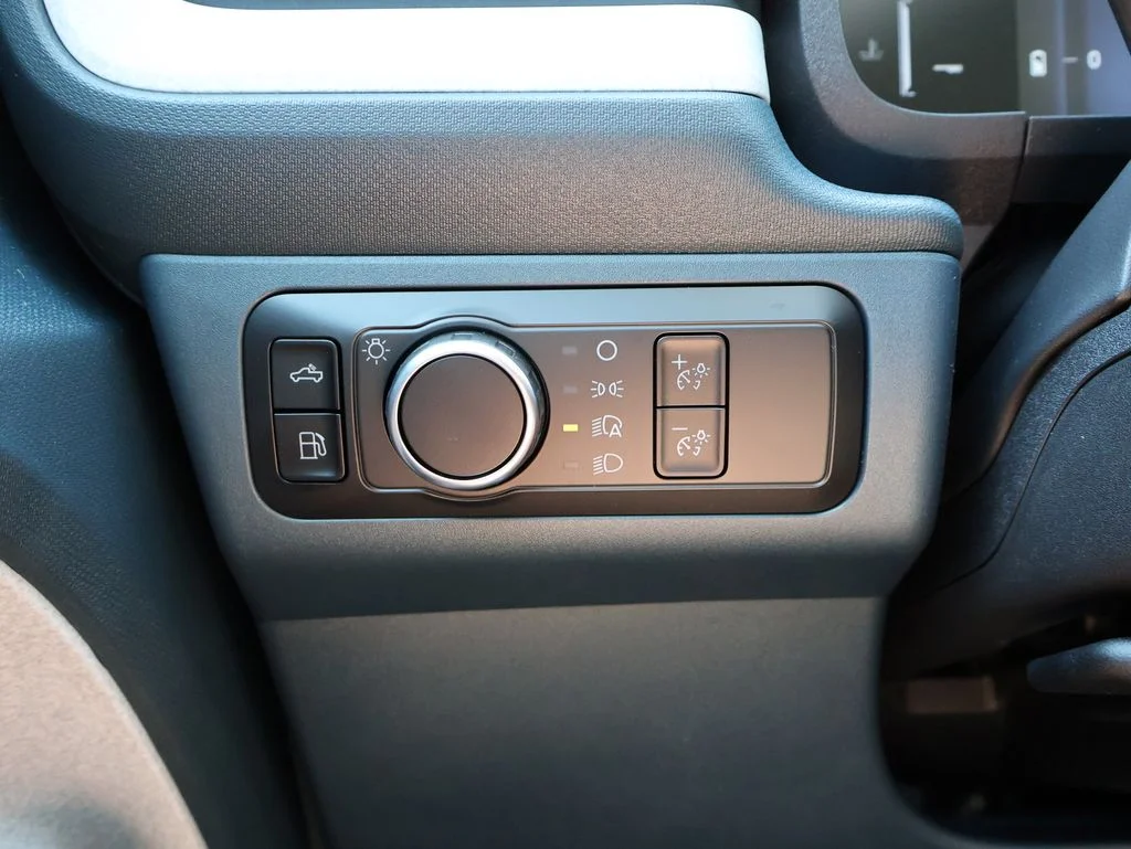 New 2026 Shadow Black Ford XLT image 29