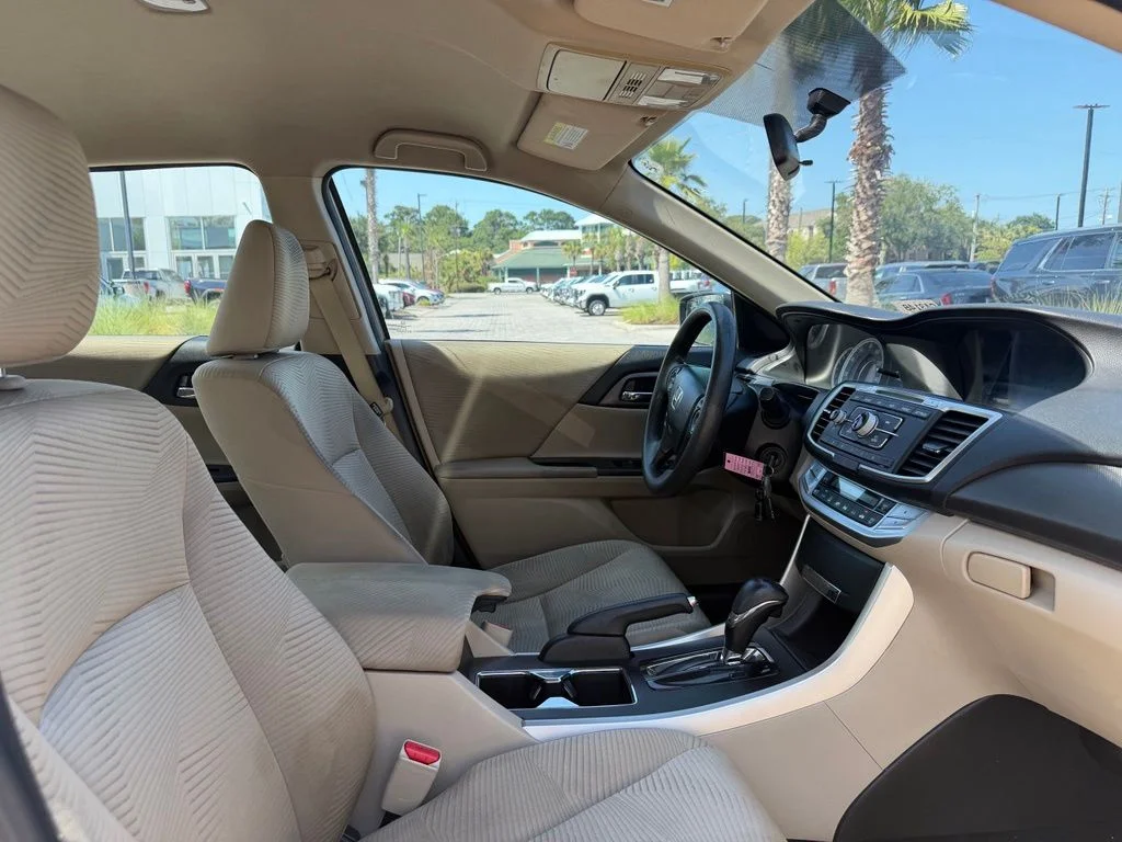 Used 2014  Honda LX image 15