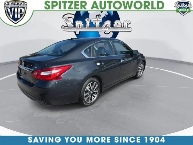Used 2017 Blue Nissan 2.5 SV image 9