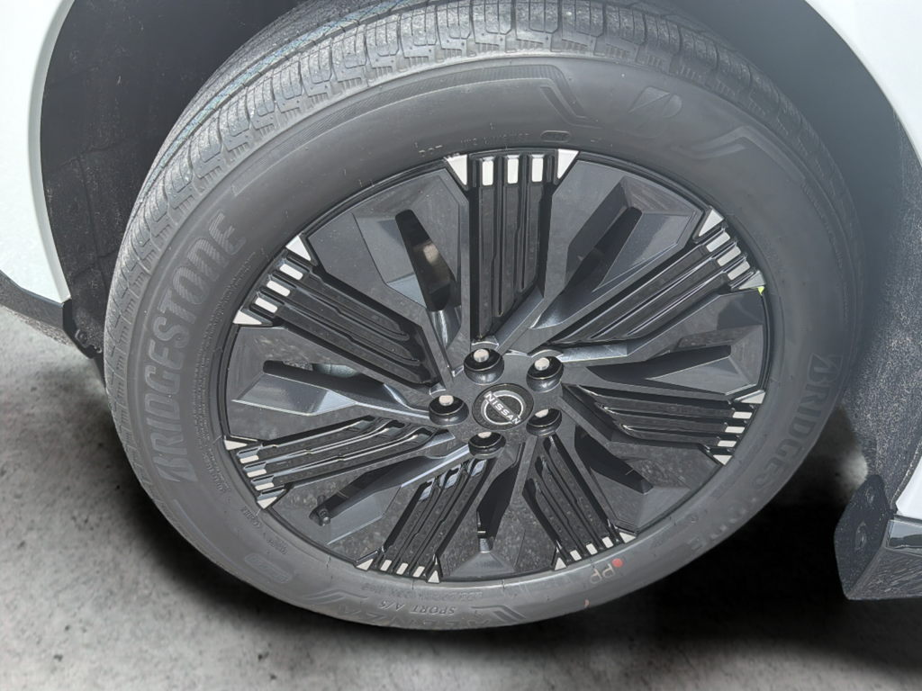 New 2026 White Nissan Platinum image 57