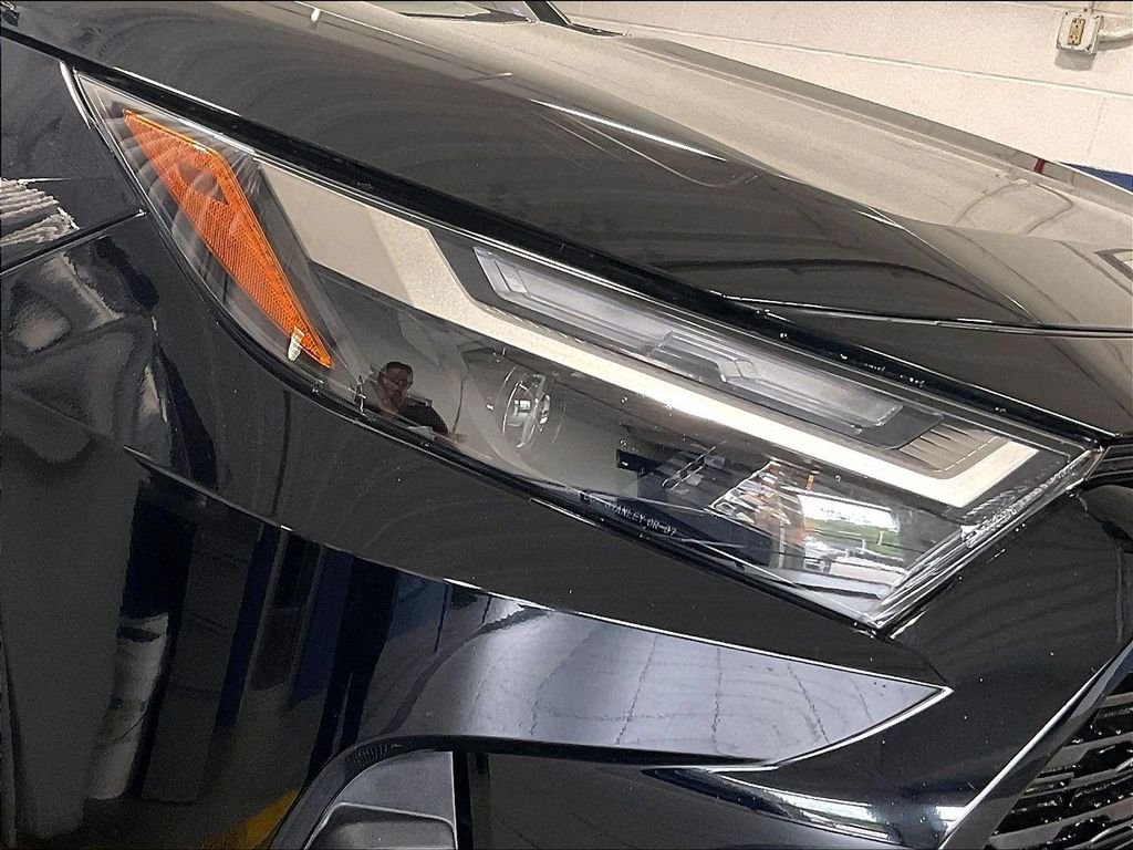 Used 2025 Black Toyota XLE Premium image 33