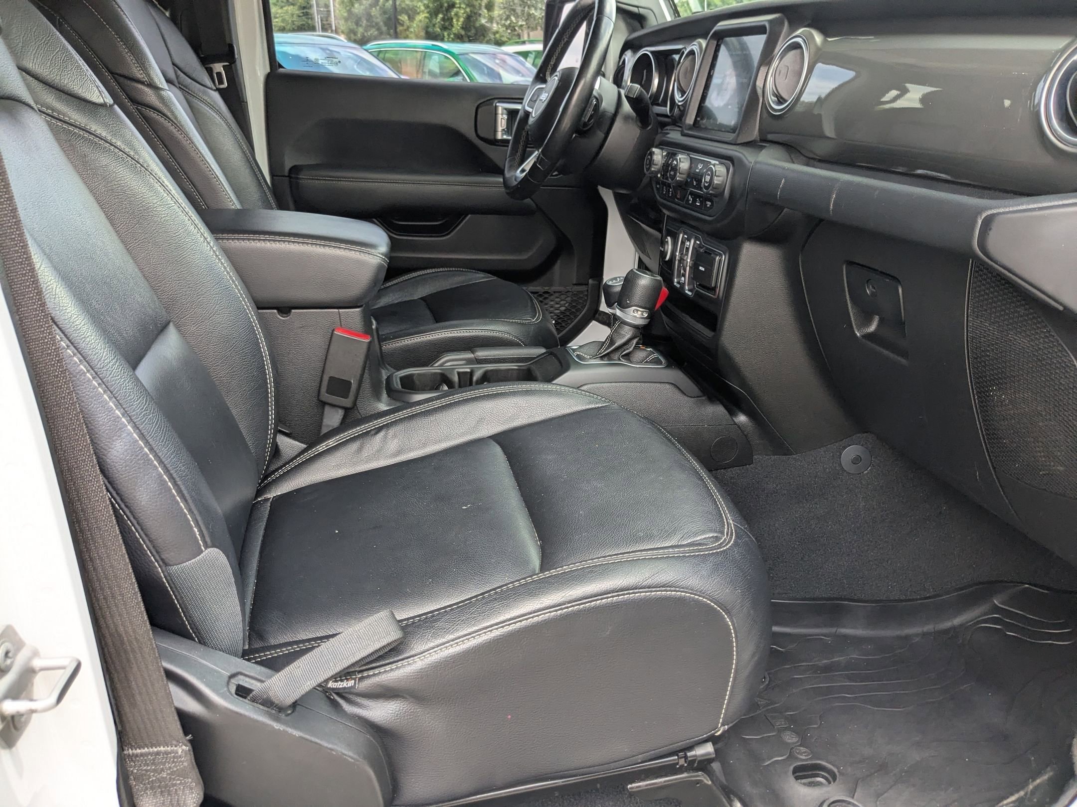 Used 2020 Bright White Clearcoat Jeep Overland image 26