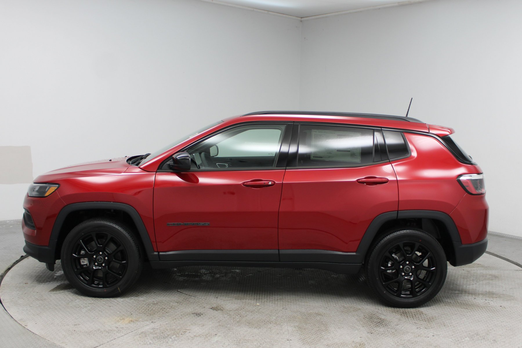 New 2026 Red Hot Pearl-Coat Exterior Paint Jeep LATITUDE ALTITUDE 4X4 image 26