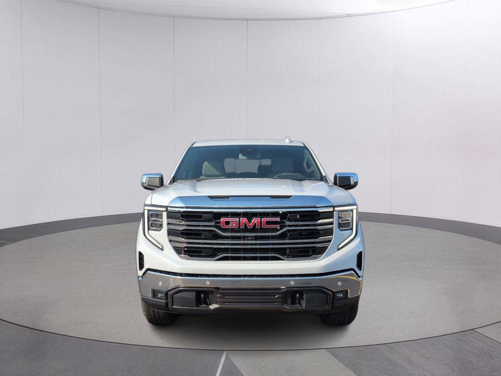 New 2026 Glacier White Tricoat GMC SLT image 9
