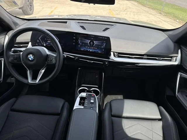 Used 2025 Silver BMW xDrive28i image 21