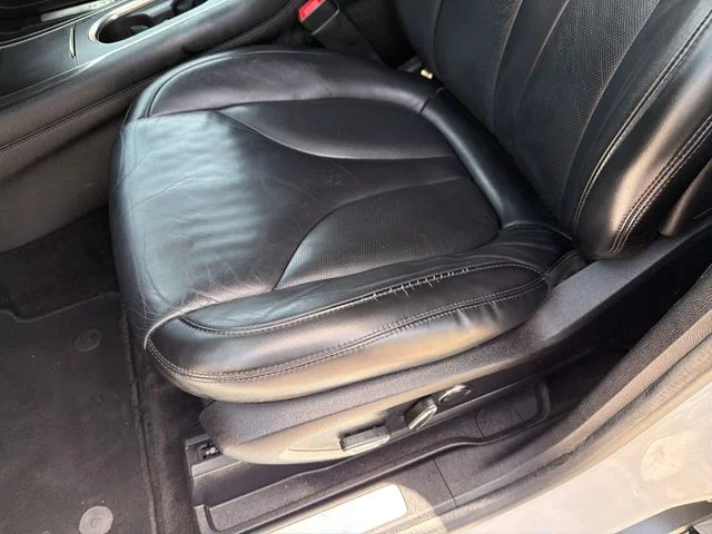 Used 2015 White Lincoln Base image 21