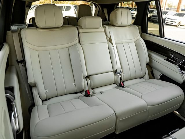 New 2026 Fuji White Land Rover SE image 35