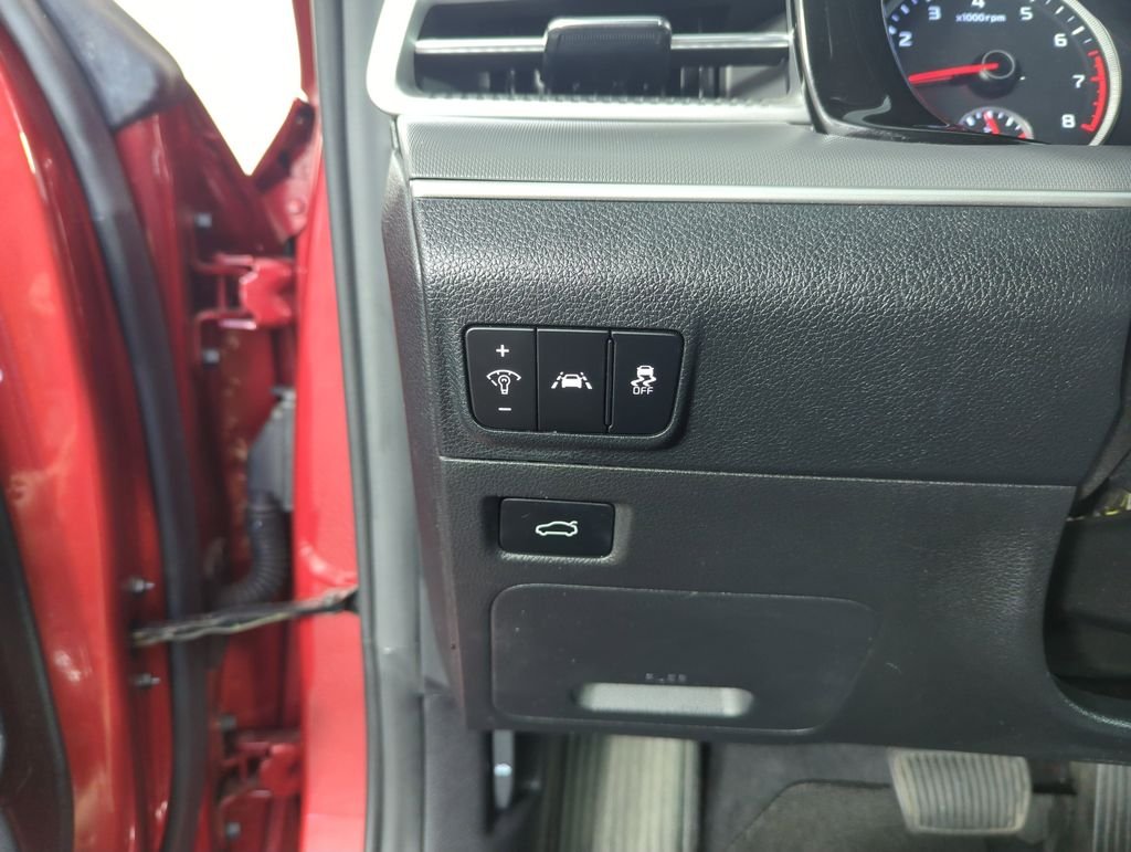 Used 2023 Red Kia LXS image 20