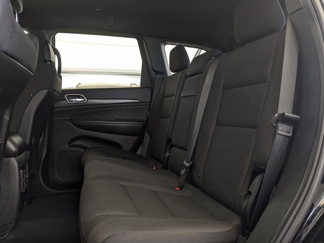 Used 2018 Black Jeep Laredo - - 4x4 - 3.6L Pentastar V6 - Quadra-Trac I 4x4 - Keyless Go - ParkView & ParkSense & More! image 26