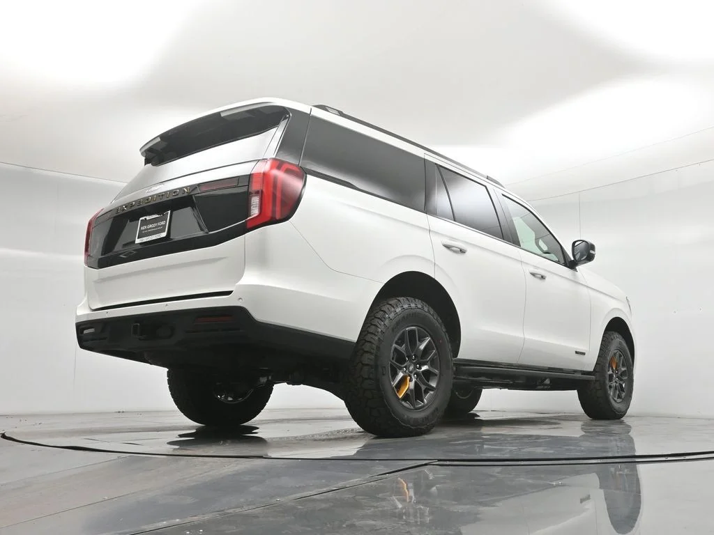 New 2026 Star White Metallic Tri-Coat Ford Tremor image 47