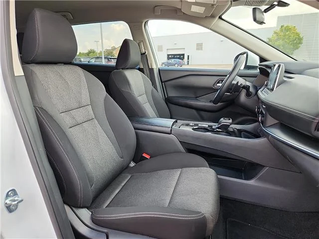 Used 2024 Everest White Pearl Nissan SV image 15